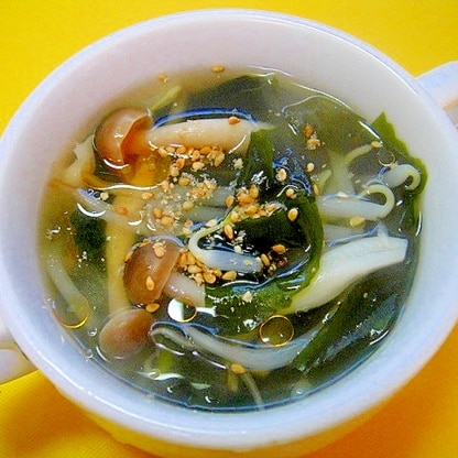 もやしとしめじワカメの中華スープ
